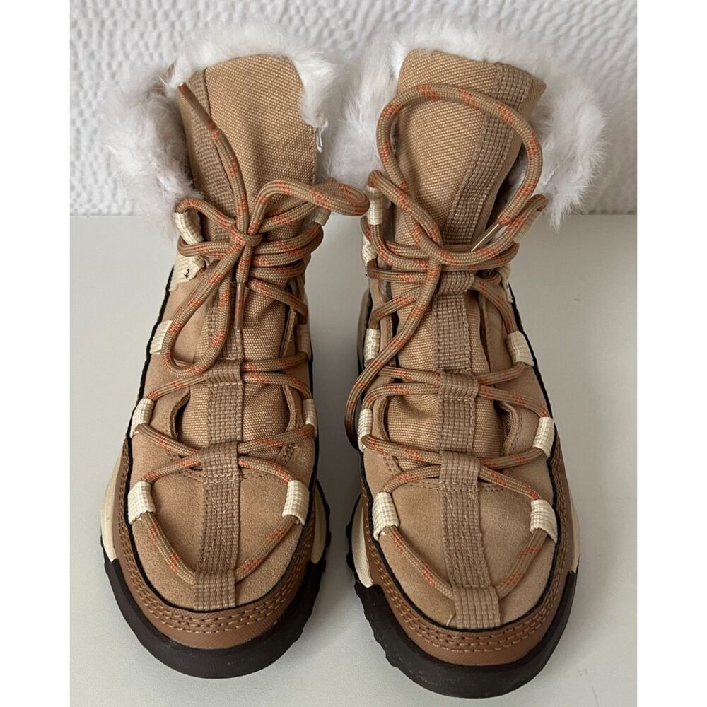 Sorel ONA RMX Glacy Waterproof Boots Canoe/Sea Salt. Size 7.